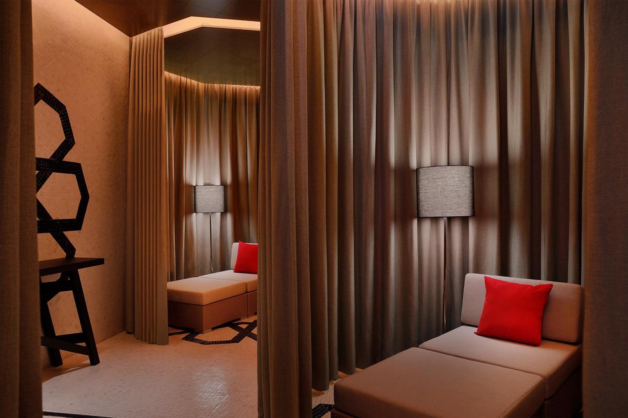 Hotel W Mascate Exterior foto A treatment room at the spa