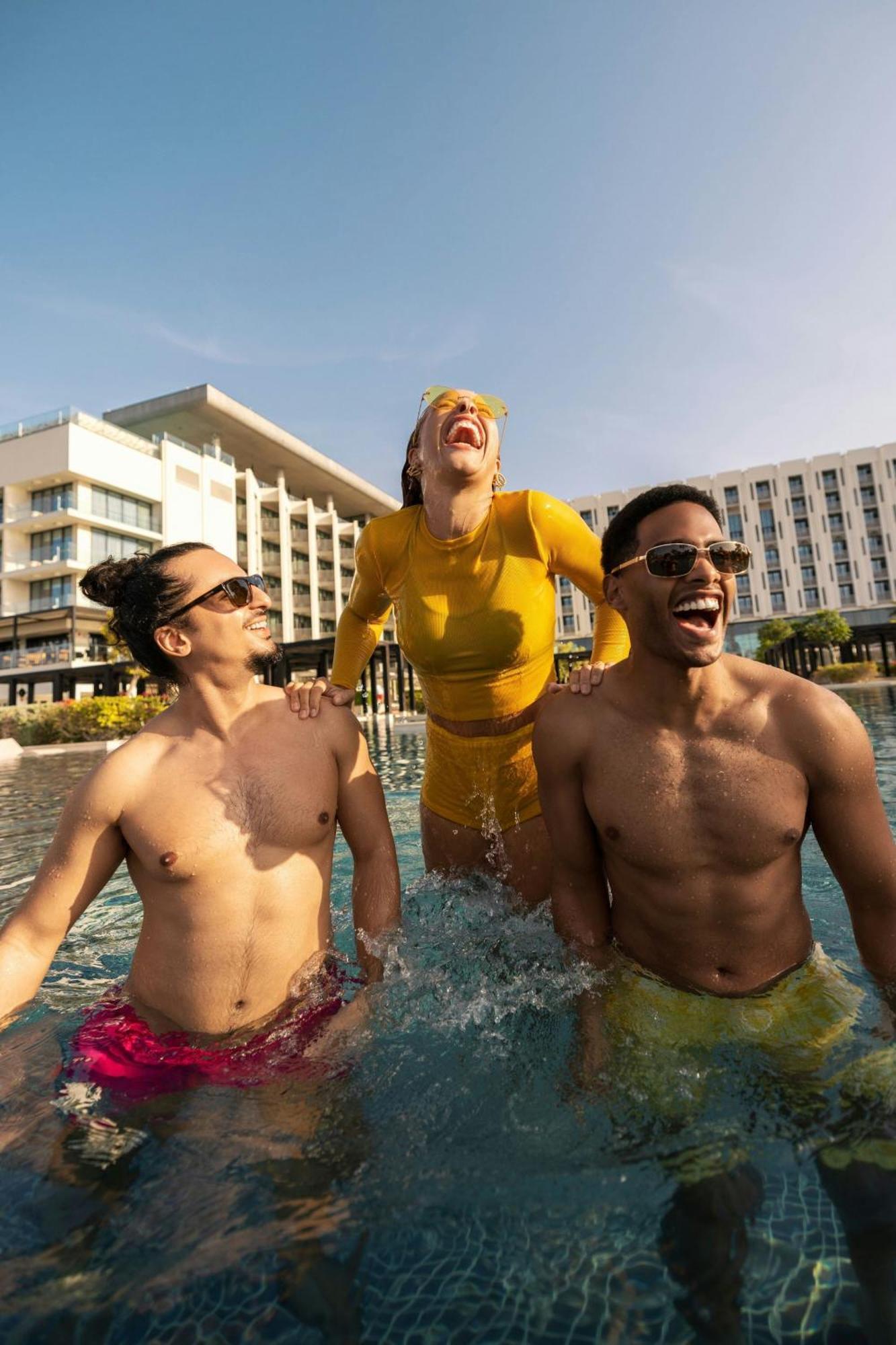 Hotel W Mascate Exterior foto The swimming pool at the Hilton Sharm El Sheikh Resort