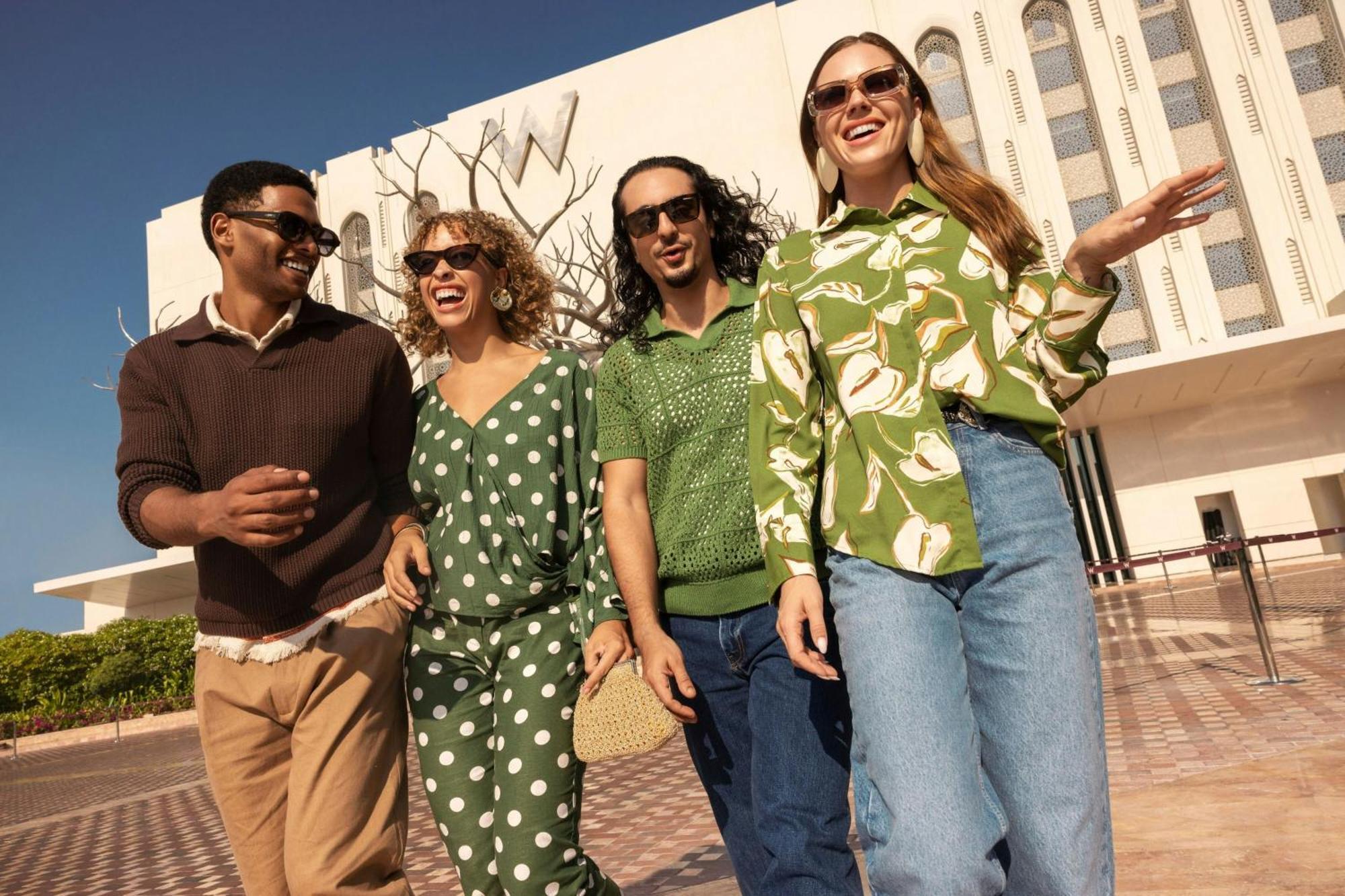 Hotel W Mascate Exterior foto Students at the University of Stellenbosch
